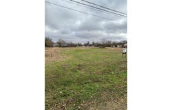 1302 Frink St, Taylor, TX 76574