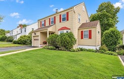 32 Stanley Avenue, Nutley, NJ 07110