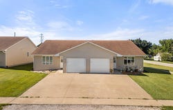 102 E Walnut Street, Roland, IA 50236
