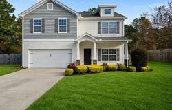 402 Boathouse Court, Swansboro, NC 28584