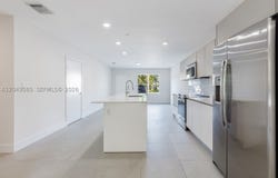 2505 NE 193rd St, Miami, FL 33180