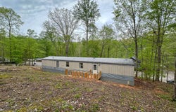 460 N Lake Drive, Burnside, KY 42519