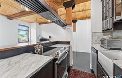 222 Williams Street E, Glastonbury, CT 06033