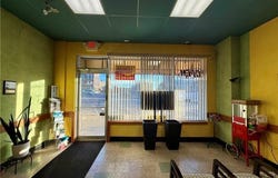 18 Public Square, Salem, IN 47167