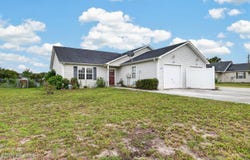 126 Charlton Road, Hubert, NC 28539
