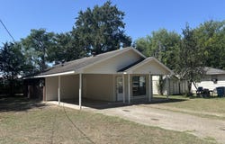 312 E Eddy, Gladewater, TX 75647