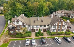 2902 Mark Twain Way, Mahwah, NJ 07430
