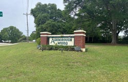 7 Hunter Dr, Hattiesburg, MS 39402