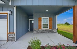 1558 N Emerald Valley Dr, Mulvane, KS 67110