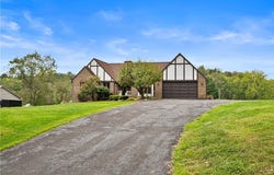 435 Weddell Dr, Rostraver, PA 15012