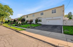 85 Suffolk Boulevard, Atlantic Beach, NY 11509