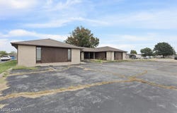 327 E Airport Drive, Carthage, MO 64836