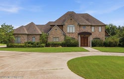 553 Twin Cedars Drive, Madison, MS 39110