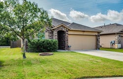 202 Hess Dr, Kyle, TX 78640
