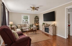1066 Inner Drive, Schenectady, NY 12303