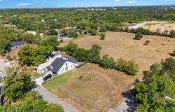915 Torres St, Lockhart, TX 78644