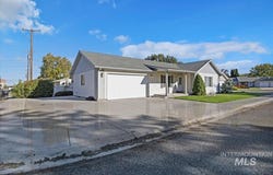2122 Bitterbrush Ct, Gooding, ID 83330