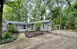 2181 Woodlawn Circle, Stow, OH 44224