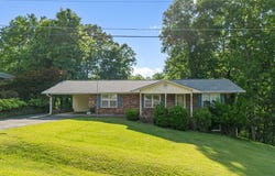 8 Montre Circle SE, Silver Creek, GA 30173