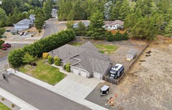 699 N MORRISON St, CoosBay, OR 97420