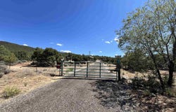 604 Paseo del Canon E, Taos, NM 87571-1111