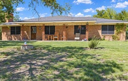 211 Whitehouse Road, Ennis, TX 75119