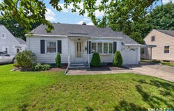 60 Gilbert Avenue, Hamden, CT 06514
