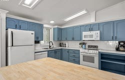 700 NE 183RD Ave, Portland, OR 97230