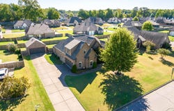 30 SHERATON Cv, Oakland, TN 38060