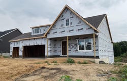 9572 Fields Drive, Zeeland, MI 49464