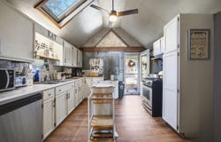 28 Pine Ln, Brookfield, MA 01506