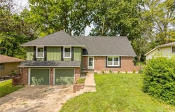 1006 Orrington Place, Lee's Summit, MO 64081