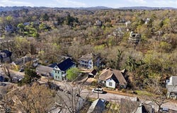 17 Hilton Street, Eureka Springs, AR 72632