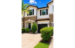 4261 SW 164th Ct, Miami, FL 33185