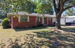 806 E Elm St, Walnut Ridge, AR 72476