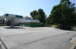 360 Mammoth Rd, Lowell, MA 01854