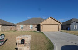 207 NW Sandstone Ave, Cache, OK 72527