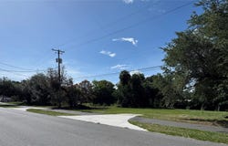 41 E MICHAEL GLADDEN Boulevard, APOPKA, FL 32703