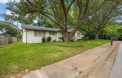 1000 Westwood Dr, Henderson, TX 75654