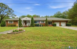285 Michaels Lane, West Point, VA 23110