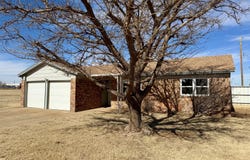 1420 W 26th Street, Plainview, TX 79072
