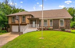 5725 Earnshaw Street, Shawnee, KS 66216