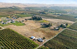 130 Bliss Rd, Zillah, WA 98953