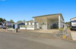 5 POND Ln, Lakeside, OR 97449