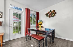 39 S Oakhurst Drive, Aurora, IL 60504