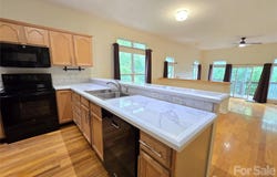 73 Dalya Road, Swannanoa, NC 28778