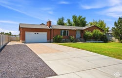 2513 W 1300 N, Clinton, UT 84015