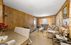 1 PAGE Avenue, BARRINGTON, NJ 08007