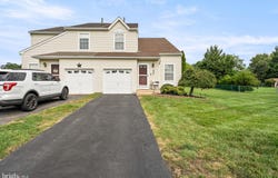 435 LONGFELLOW Drive, WILLIAMSTOWN, NJ 08094
