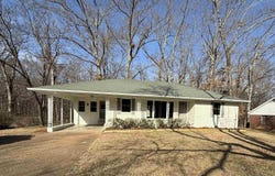 126 ROLLING OAKS Dr, Somerville, TN 38068